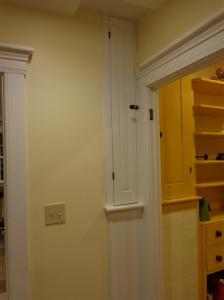 Cute dining room cupboard with door that now latches.